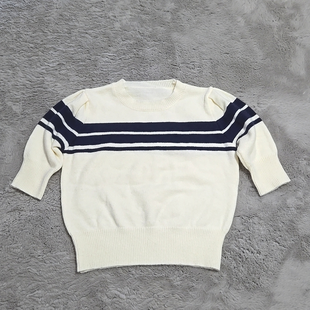 Knitted puff 3/4 sleeves top size L fits like M